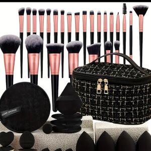 Make Up Brush Set with Case